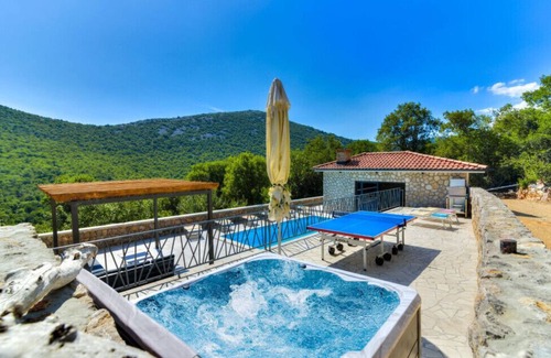 Novi Vinodolski Villa | Casa Verde by Villas Guide