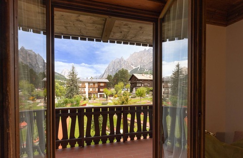 Cortina d'Ampezzo Historic Centre Apartamento | Casa Verocai 18, in the center of Cortina