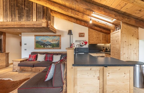 Cortina d'Ampezzo Apartamento | Casa Verocip, a panoramic attic with a view of the Dolomites