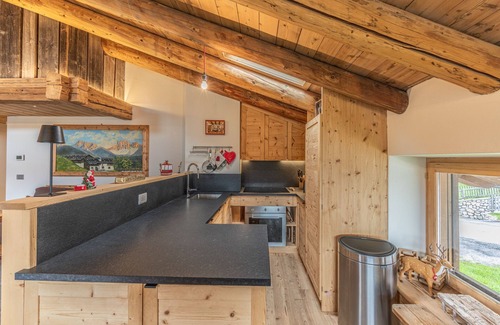 Cortina d'Ampezzo Apartamento | Casa Verocip, a panoramic attic with a view of the Dolomites