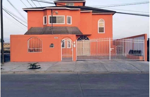 Reforma Casa | Casa Villa - Un hogar moderno perfecto para grupos grandes