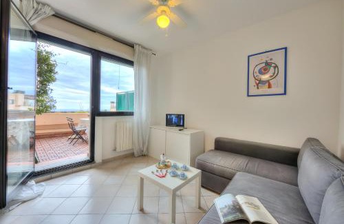 Varazze Apartamento | Casa Viola with shared pool sea view - Happy Rentals
