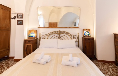 Old Town Cisternino Apartamento | BR-C741-SOLE40BT - La Casa di Pina 2 by TYPNEY