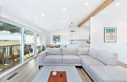 East Bluff Casa | Casa Vista - Amazing views, hot tub and patio.
