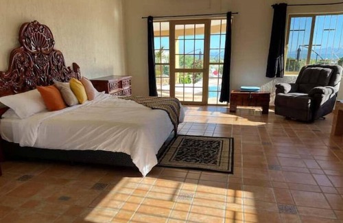 El Centenario Casa | Casa Vista Del Mar Lower Suite King Beds