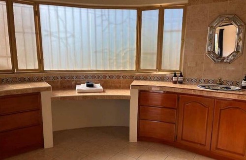 El Centenario Casa | Casa Vista Del Mar Lower Suite King Beds