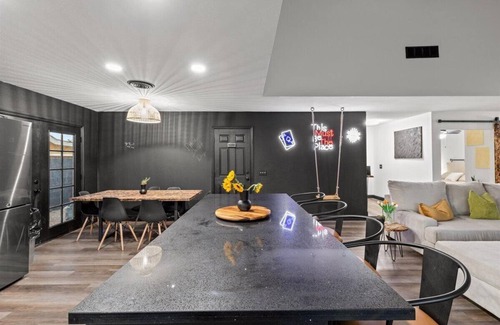 Paradise Casa | Casa Viva Las Vegas Luxury Vacation Rental