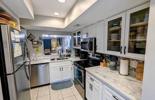 Oceanmarsh Subdivision Condominio | Casa Wanderlust at Harbor Island #K204