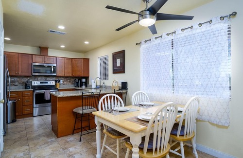 Paradise Valley Village Condominio | CASA WILLOW-Anasazi Village- Updated condo