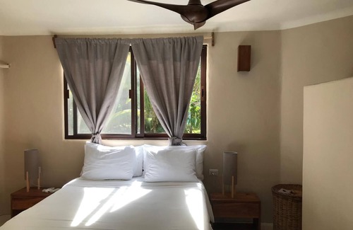 Zona Hotelera Otro | Casa Zaba, una villa frente al mar en Tulum