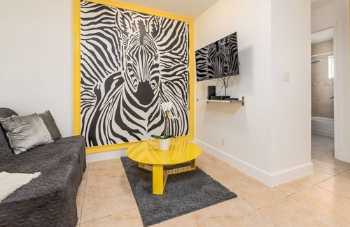 Coral Heights Apartamento | Casa Zebra Giant Studio Few Mins Away From The Beach