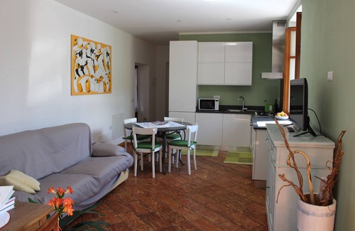 Santa Maria - Rezzonico Apartamento | Casa Zia Bianca - Apartamento con piscina para 4 personas.