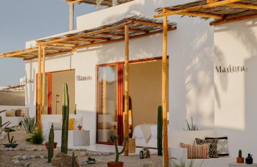 Todos Santos Hotel | CasaBlancoMadera