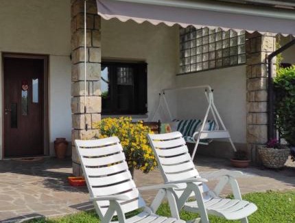 Sulzano Apartamento | CasaDolcelago Sulzano Villa con Giardino Vista Lago Parking Free