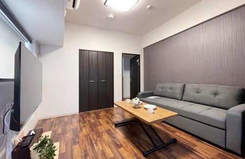 Hiroshima City Centre Apartamento | Casaen - Brand New 1BR Apt Near Hondori Shopping District For 6 Ppl