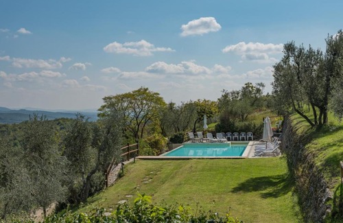 Radda in Chianti Villa | Casale il Gualdo by VacaVilla