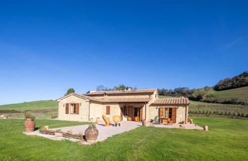 Volterra Villa | Casale Pavone by VacaVilla