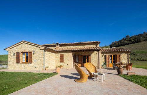 Volterra Villa | Casale Pavone by VacaVilla
