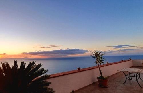 Furore Casa | "CASALENA" Villa a Furore Amalfi coast con grande terrazzo e vista sul MARE