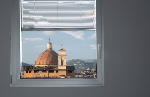 Santa Maria Novella Apartamento | Casamanda Penthouse – A Light-Filled Florentine Gem with Panoramic Terrace