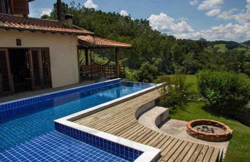 Cunha Casa | Casarão com piscina e cachoeira CUNHA SP