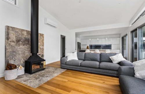 Inverloch Casa | CasaRona Del Mar