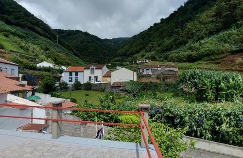 Faial Da Terra Casa | Casas da Tia Florinda - Casa Girasol