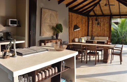 Playa Hermosa Cobano Villa | Casas de Agua, Agua Marina, casas de diseño. A poca distancia de la playa
