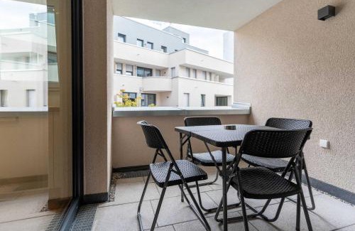 Boeblingen Apartamento | CasaVia BB03 with parking up to 4 people kitchen central