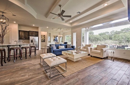 Spring Branch Casa | Cascada at Canyon Lake about 1 Mi to Wedding Venues!