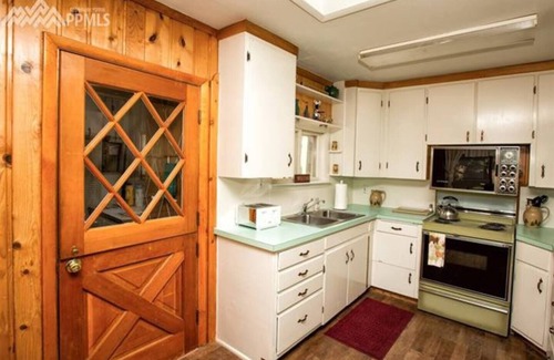 Cascade-Chipita Park Cabina | Cascade Cabin by the Creek