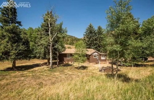 Cascade-Chipita Park Cabina | Cascade Cabin by the Creek