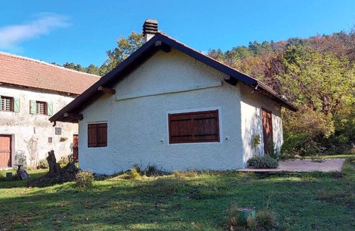 Casaleggio Boiro Casa | Cascina Mondovile in Casaleggio Boiro, in the Capanne di Marcarolo Park