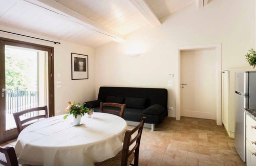 Castel di Mezzo Apartamento | CASO SAN BARTOLO: con piscina junto al mar. En el hermoso parque natural de san bartolo.