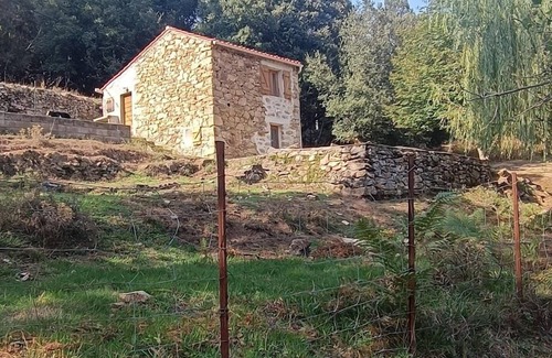 Ucciani Casa | Casa-Baño en la habitacion-Vista a la Montana