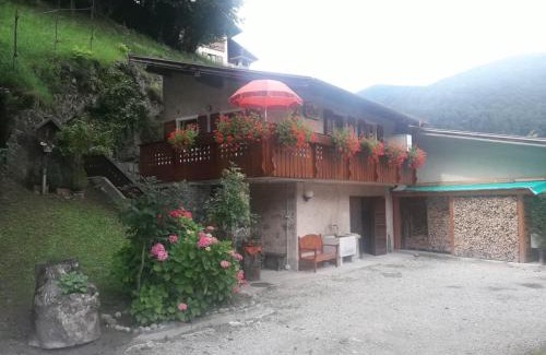 Bondo Casa | CASETTA INDIPENDENTE NEL VERDE PER 2/3 PERSONE