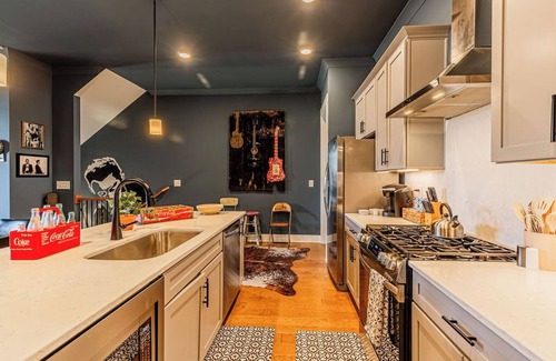 Whitebridge Casa | CashVille 12-Country Comfort-Sleeps 8
