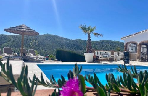 Vinuela Cama Y Desayuno | Casira, casitas en kamers, Viñuela, Andalucía