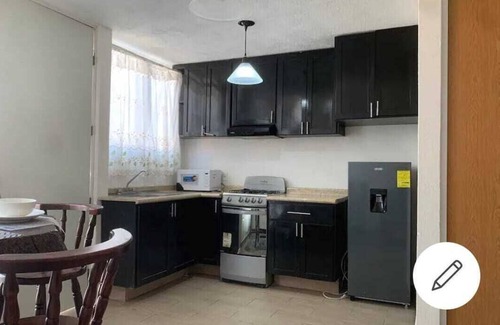 San Pedro Tlaquepaque Casa | Casita a 10 min del aeropuerto , ideal si vas a viajar !!