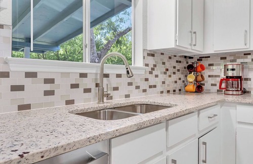 Northwest Crossing Casa | Casita Alegría~3BD/2BA~15MinToSeaWorld~PetsWelcome