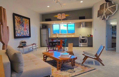 Taos Casa | Casita Atomica hiking, cycling, golfing, rafting within reach