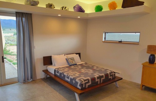 Taos Casa | Casita Atomica hiking, cycling, golfing, rafting within reach