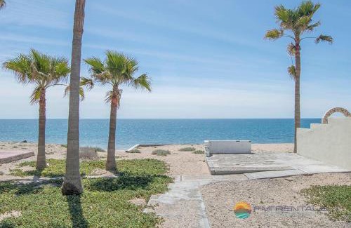 Las Conchas Casa | Casita Blanca by FMI Rentals