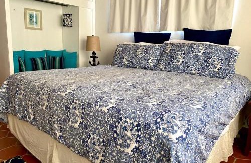 Las Conchas Casa | Casita Blanca by FMI Rentals