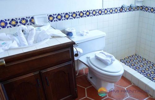 Las Conchas Casa | Casita Blanca by FMI Rentals