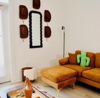 McNeil Apartamento | Casita Cactus Pool - Near Q2, Domain & Parks