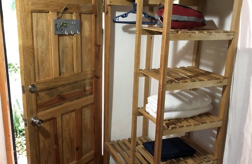 Tela Cabina | Casita de Vacaciones Para Pareja o Solteros en Residencial con Seguridad