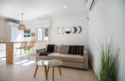Chiclana de la Frontera Casa | Casita Meraki 2 con piscina interior climatizada, jardín, terraza y Wi-Fi