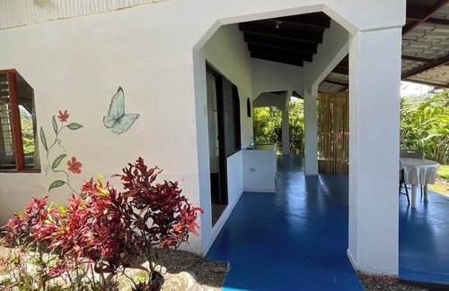 Ciudad Cortes Cabina | Casita Familiar Blue, apto para tus mascotas. Totalmente rodeado de naturaleza..
