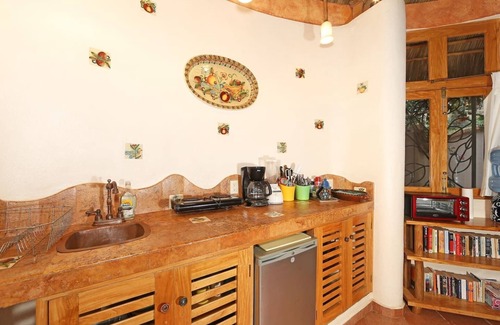 North End Casa | "Casita La Palmita" (Little Palm) 1 Bed / 1 Bath